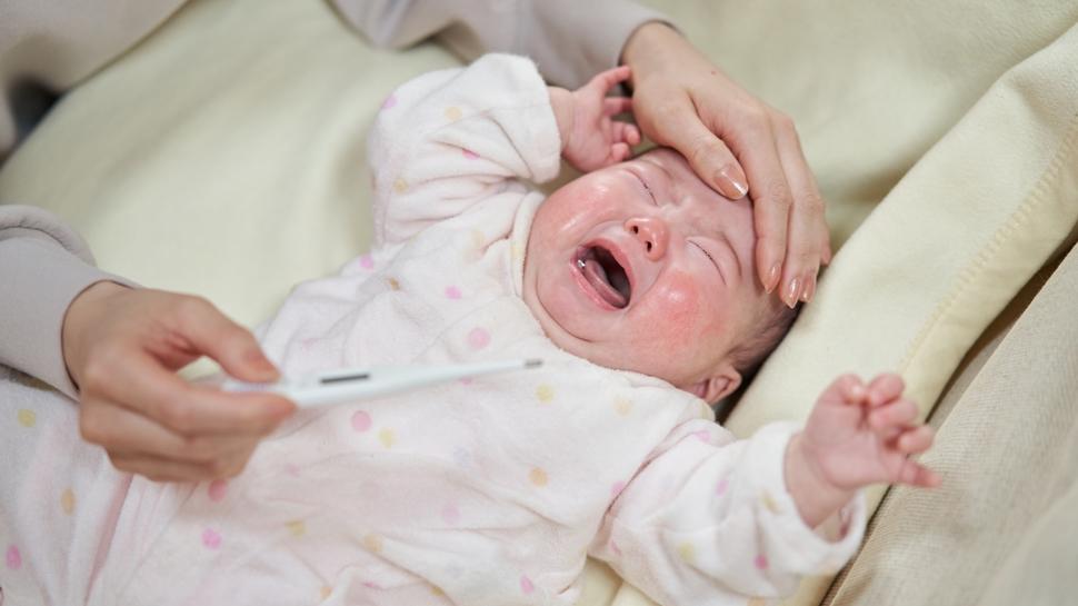 Bebeklerde 38 derece ate tehlikeli mi, ate nasl der?