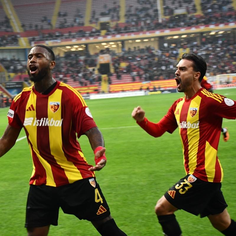 Denswill ve Furkan Soyalp siftah yapt