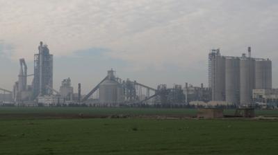 Çimento fabrikası değil terör yuvası!  Fransız devi hesap verecek