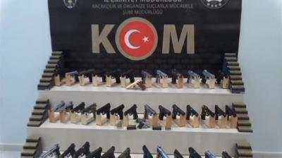 Van merkezli 5 ilde silah kaakl operasyonu: 5 gzalt