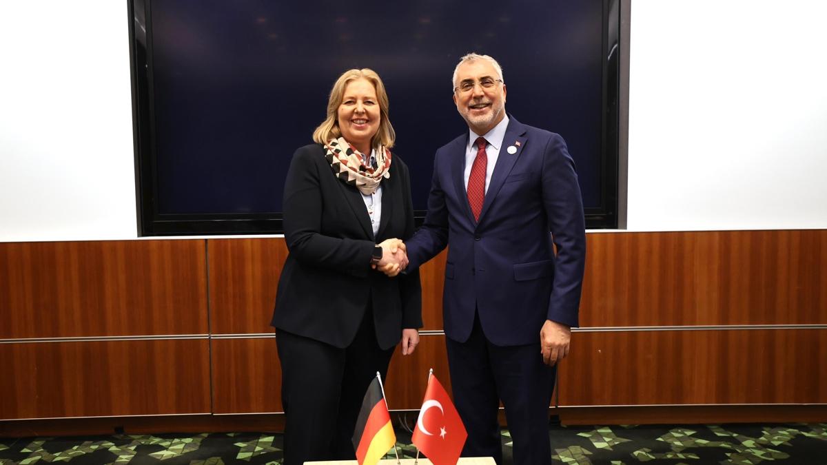 Vedat Ikhan Barbel Bas Sosyal Kalknma Zirvesi fotoraflar resimleri