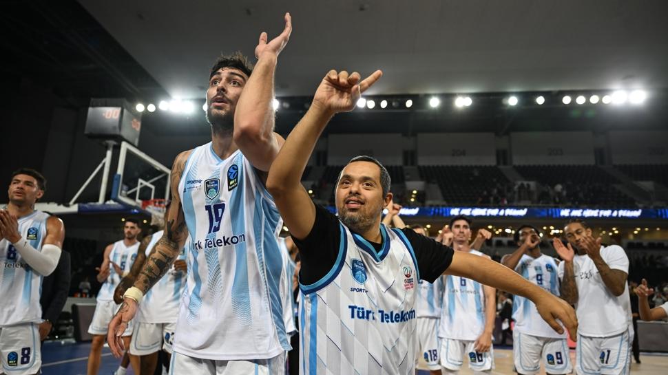 Türk Telekom, Yunan ekibi Panionios'u 28 sayı farkla mağlup etti