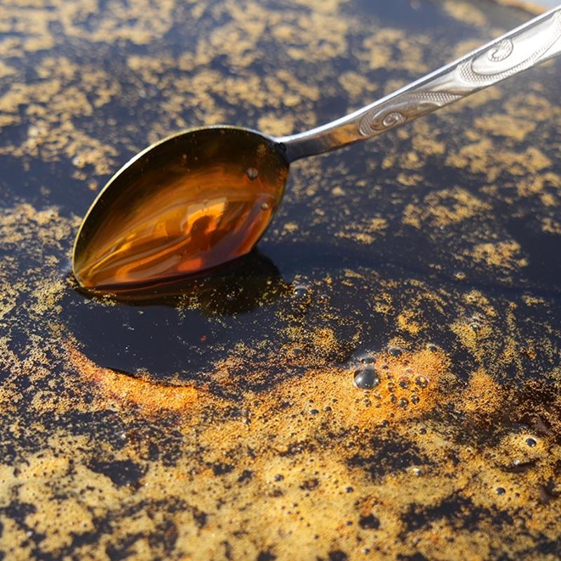 Doal ksrk ilac: Pekmezi kaynatp iine 1 kak ekleyin! Balgam ve boazdaki mikrobu skp atyor