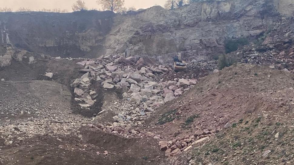 Fatsa'ta taş ocağında göçük... 2 kişi enkaz altında kaldı