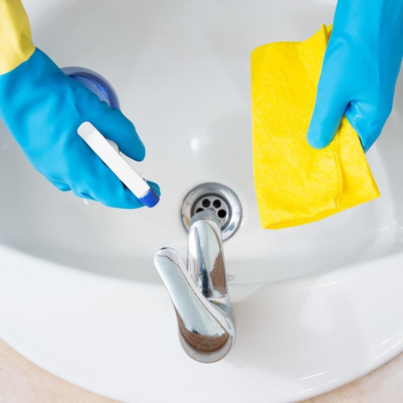 Lavaboyu parlatyor, pas yok ediyor: Maliyeti 10 TL