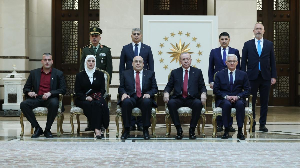 Recep Tayyip Erdoan Cumhurbakanl Klliyesi Erdoan Gven Mektubu Trenleri fotoraflar resimleri