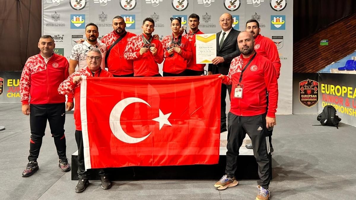 Gen milli halterciler Hamza Yerlikaya 23 Ya Alt Halter ampiyonas fotoraflar resimleri