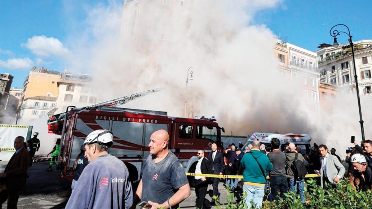 Torre dei Conti Kulesi Restorasyon i kurtarma fotoraflar resimleri