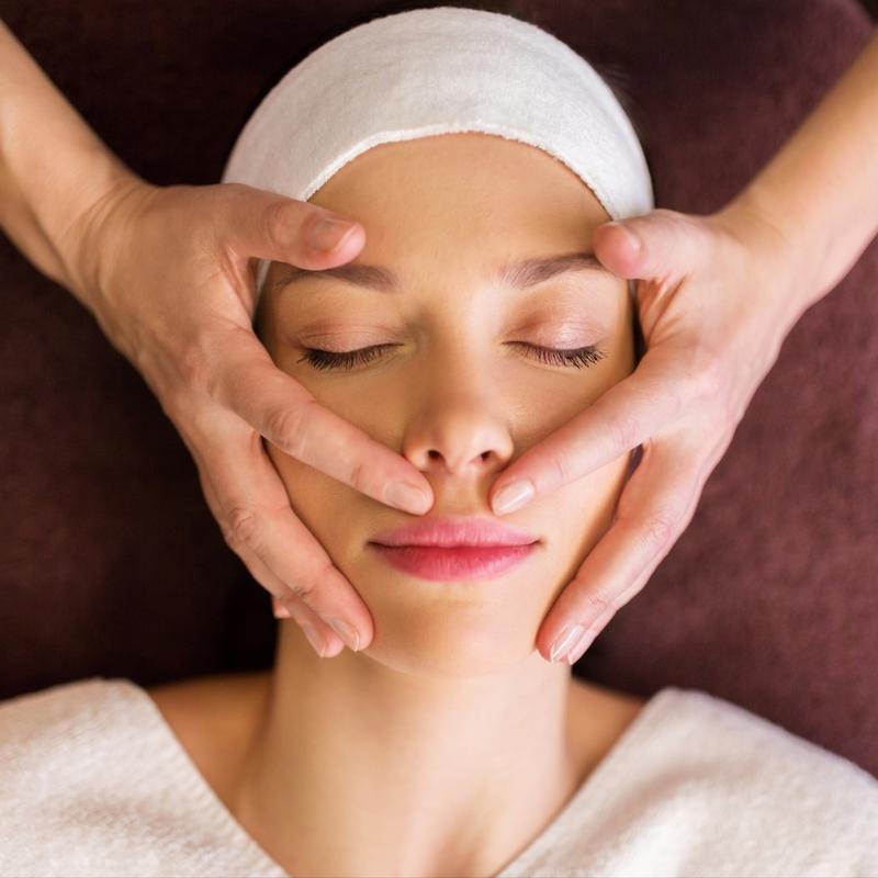 Yznz 10 yl genletiren masaj hareketleri: Doal lifting, estetie gerek yok