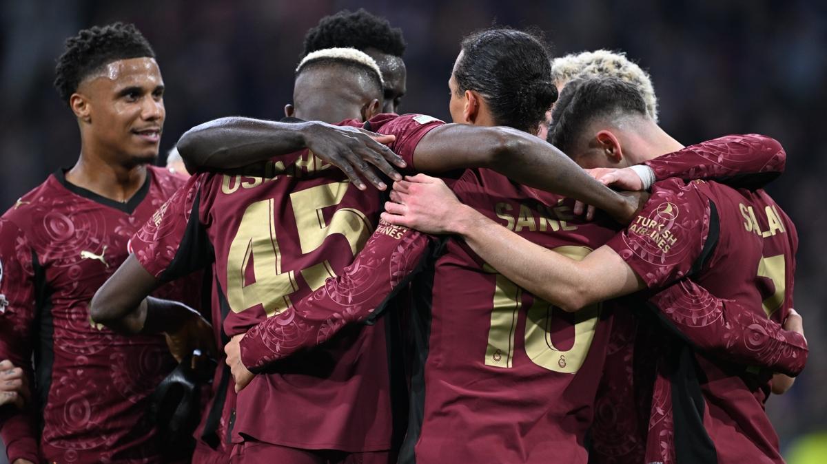 galatasaray ampiyonlar ligi futbol fotoraflar resimleri