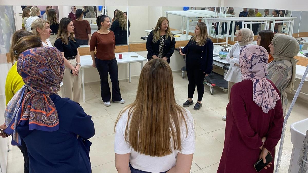 Aile ve Sosyal Hizmetler Bakanl Modler Aile Eitim Program eitim fotoraflar resimleri