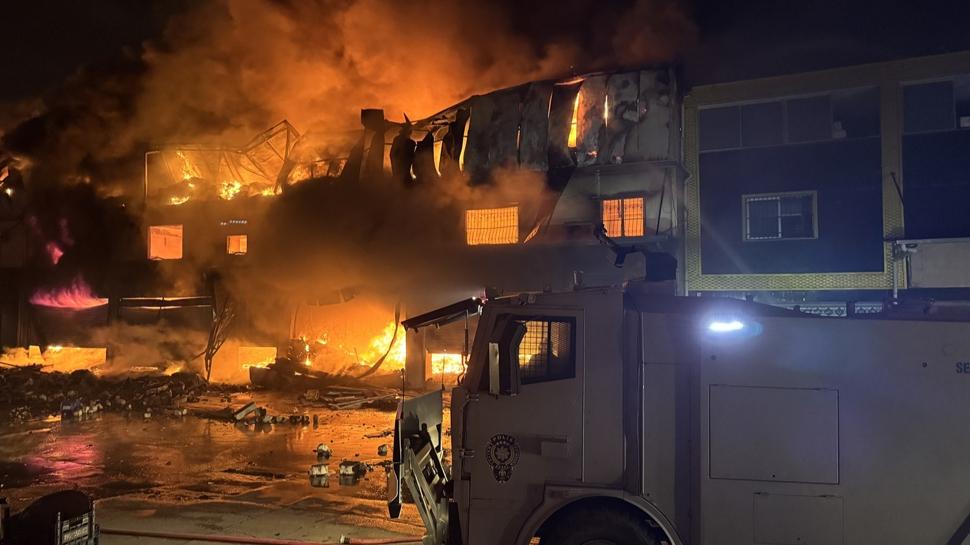 Adana'da korkutan yangın! Müdahale sürüyor