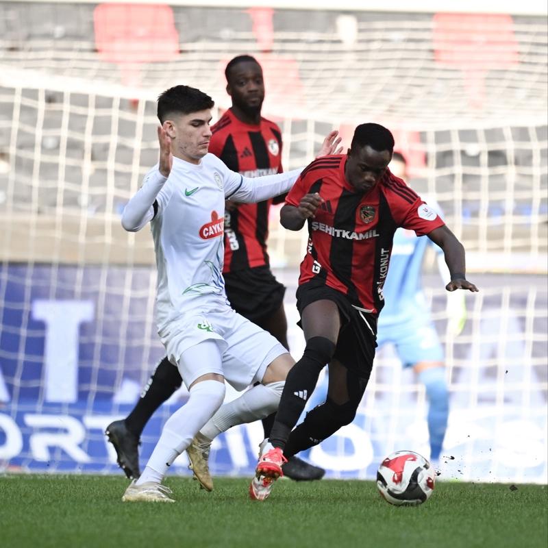 Gaziantep'te 4 gol var, kazanan yok