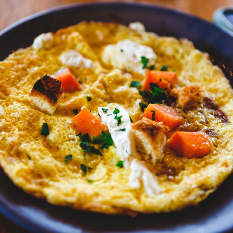 Tavay silip spreceksiniz: Lezzeti damanzda patatesli omlet tarifi: 10 dakikada sofrada