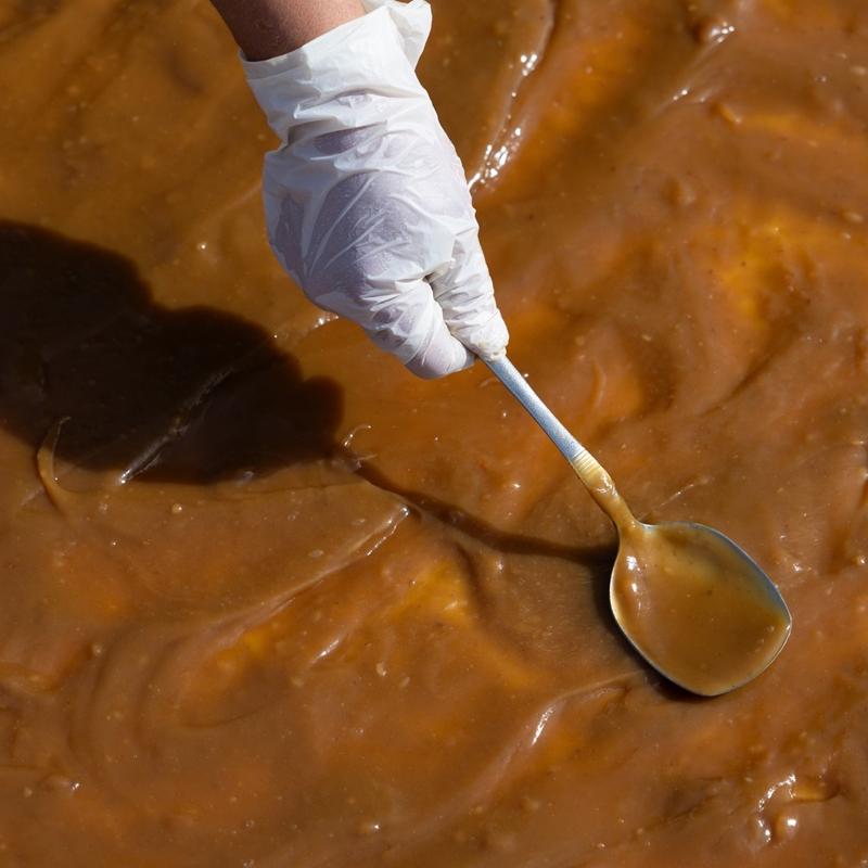 Batmanllarn enerji kayna! Pekmez ve cevizli sucuk sofraya byle geliyor