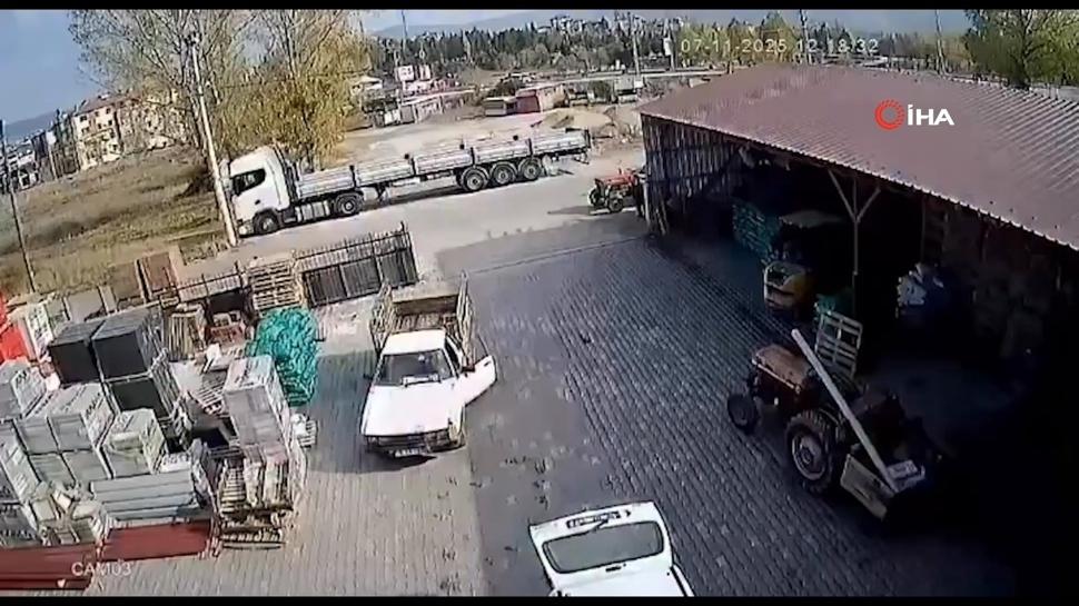 Depoya giren inek çalışanlara saldırdı! Vatandaşlar güçlükle kurtuldu