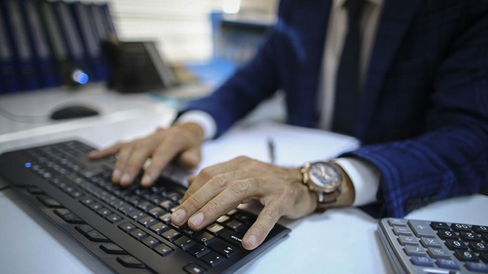 KDK: Hafta sonundaki bayram tatili yllk izinden dlemez