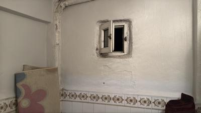 Ktahya'da kan donduran olay! Yeni doan bebei poet iinde apartman boluuna attlar