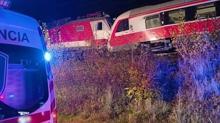 Slovakya'da tren facias! ok sayda yaral var