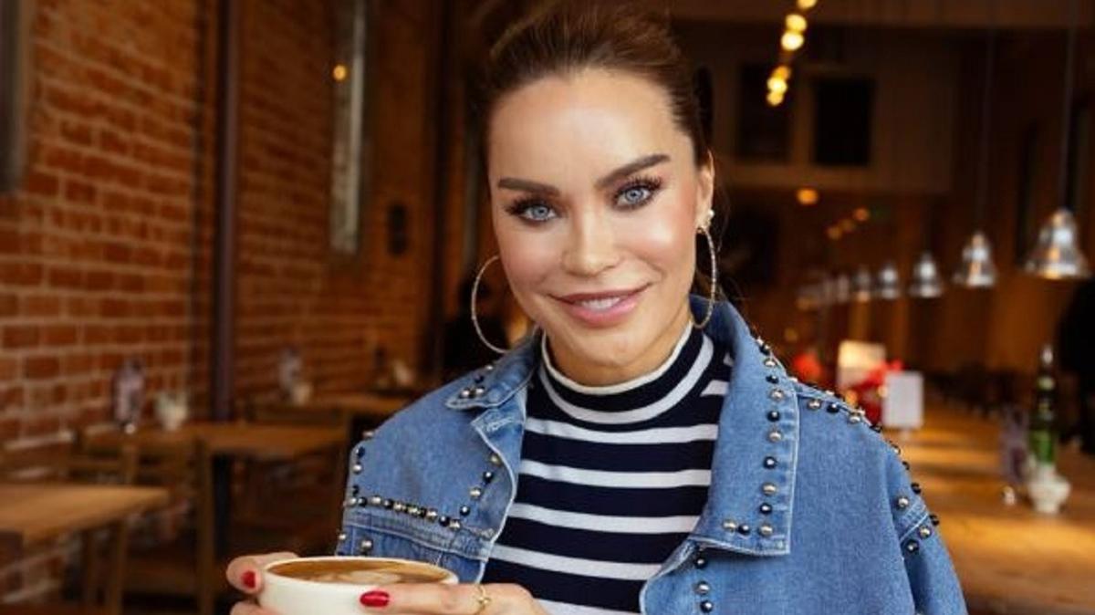 ebru all estetik ebru all makyajsz ebru all makyajsz fotoraflar resimleri