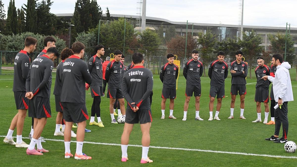 mit Milli Takm UEFA Avrupa U21 Ukrayna ve Litvanya malar fotoraflar resimleri