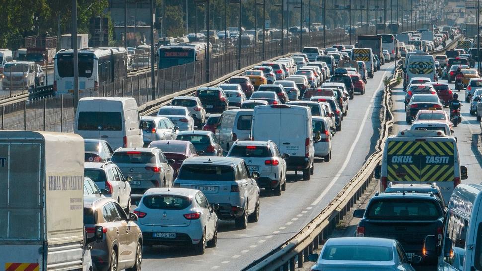 Belediye meclisinde zor soru! İBB yönetimi vaatlerini rafa kaldırdı