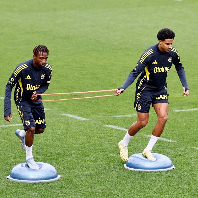 Fenerbah�e, milli arada �al��malar�na devam ediyor