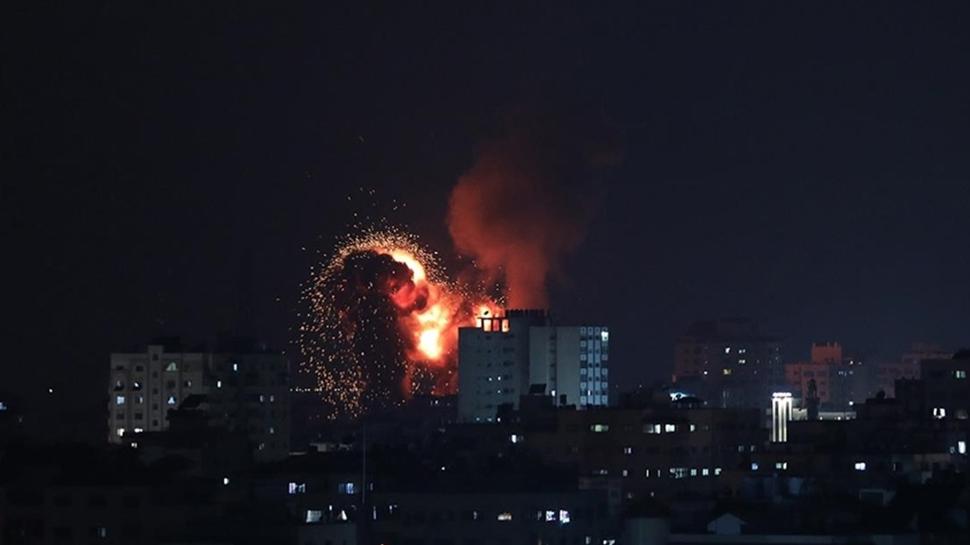 Soykırımcı İsrail'den Lübnan'a saldırı... Topçu atışlarıyla vurdular