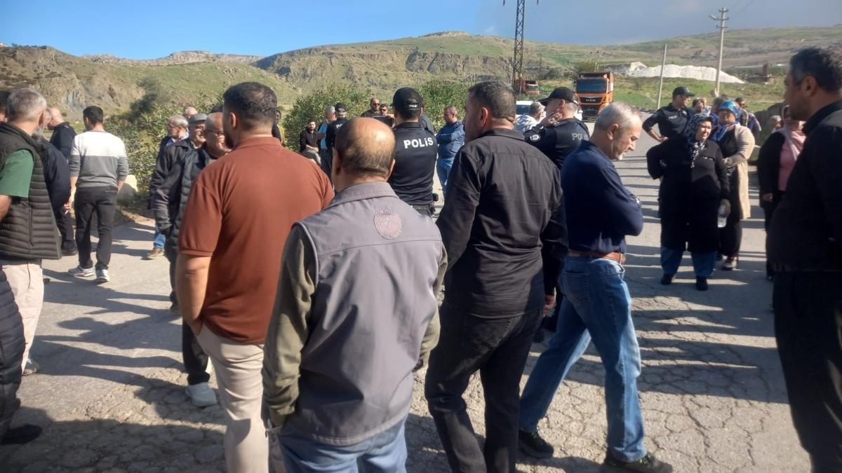 zmir ili Belediyesi p kamyonu protestosu Harmandal yolu kapatma fotoraflar resimleri