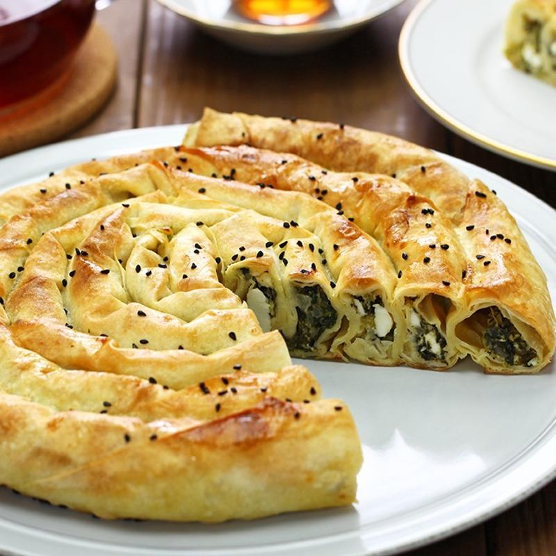 En kolay kahvaltlk brek tarifi! Hamur ve frn derdi yok: Hazr yufkadan sarlyor tavada piiyor