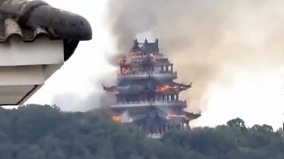 in'de tarihi tapnakta yangn... 1500 yllk kompleks alevlere teslim oldu