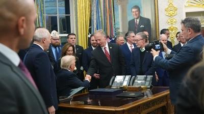 Trump imzalad! ABD'de tarihi kapanma sona erdi