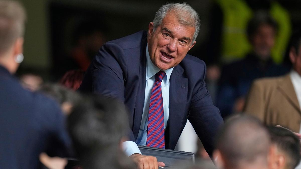 joan laporta barcelona transfer fotoraflar resimleri