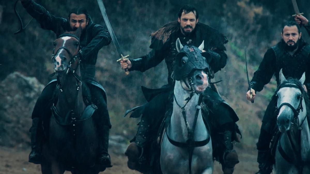 Kurulu Orhan Mert Yazcolu telefon magazin haberleri fotoraflar resimleri