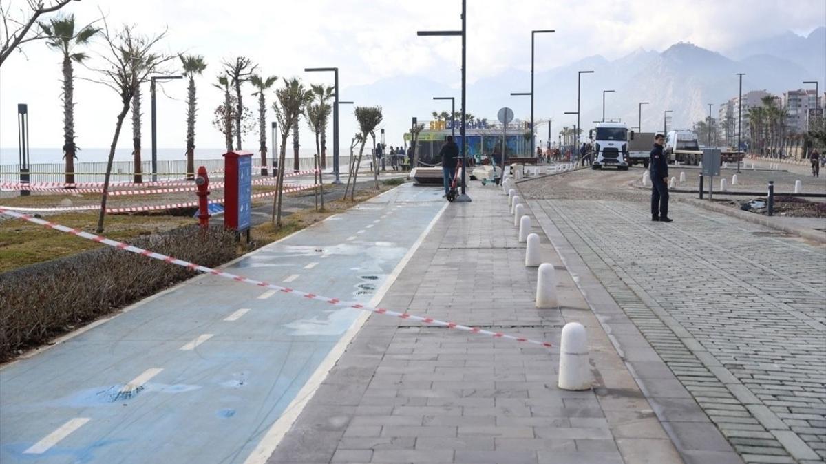 Antalya kadn saldr yol yolda saldr fotoraflar resimleri