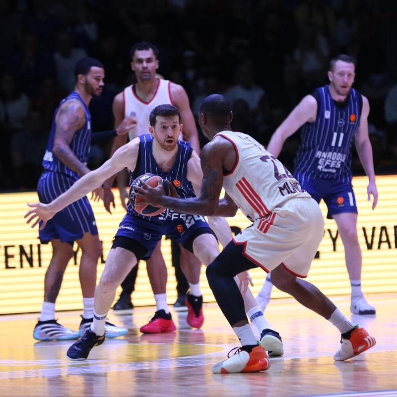 Anadolu Efes, Bayern'i yenerek nefes ald