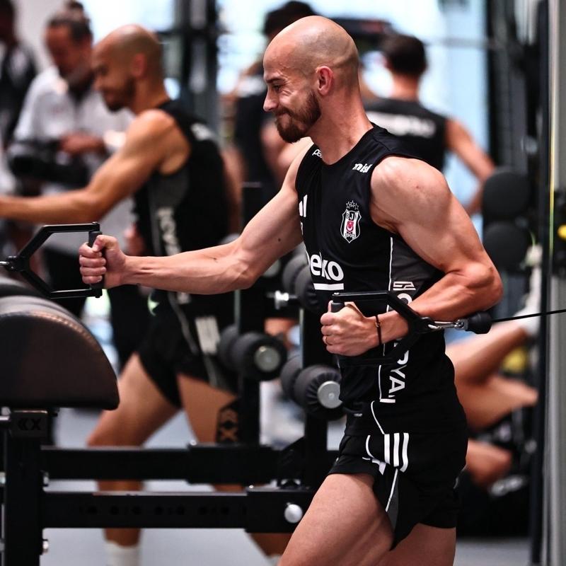 Be�ikta�, Samsunspor haz�rl�klar�na devam etti