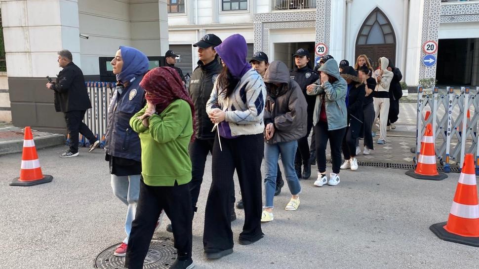 "Sahte bungalov" çetesine dev operasyon