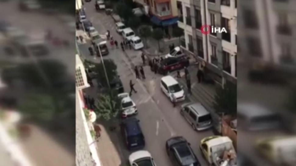 Sokak ortasında silahlı pusu! Husumetlisini yaraladı