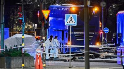 Stockholm'de ift katl otobs duraa dald: l ve yarallar var