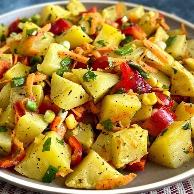 Yemek gibi doyurucu patates salatas tarifi: Sosuna sirke katn lezzetine doymayn