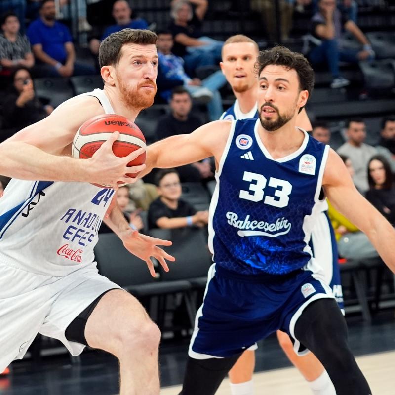 Baheehir Koleji deplasmanda Anadolu Efes'i yendi