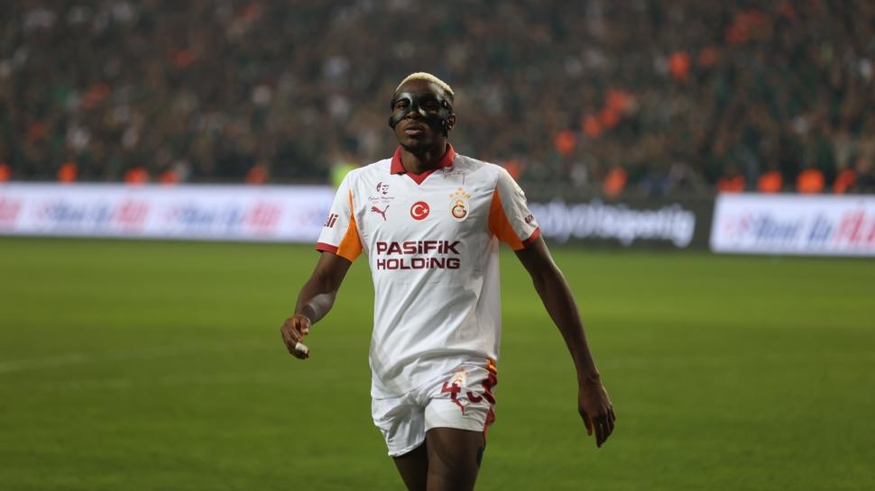 Osimhen, "Afrika'da Yılın Futbolcusu" ödülünde finalde!