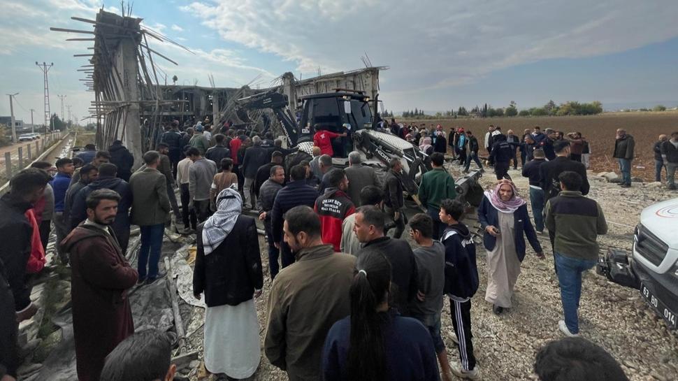 Şanlıurfa'da tek katlı inşaatta çökme: 2 işçi göçük altında