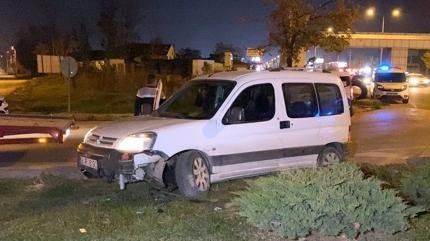 Bursa'da polisten kaarken kaza yapt: Ehliyetsiz srcye ceza yad