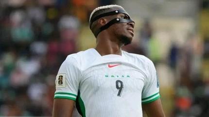 Gzyalaryla oyundan kt! Osimhen'den ykan haber