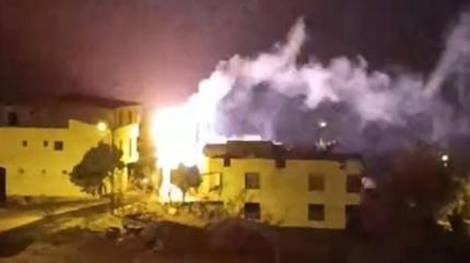 Trafo bomba gibi patlad: Alevler geceyi gndze evirdi