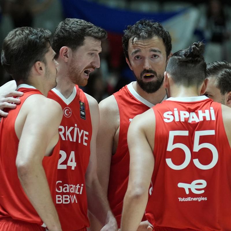 12 Dev Adam'n kadrosu akland!