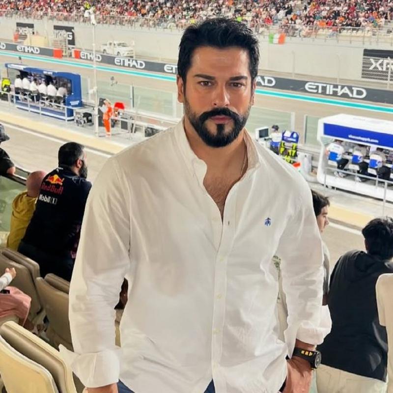 Tiyatro sahnesine kyor! te oynayaca rol