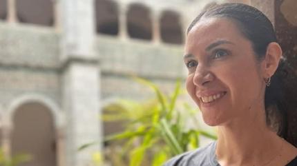 Grenler okta: 13 ya kk oyuncu sevgilisiyle ilk kez el ele